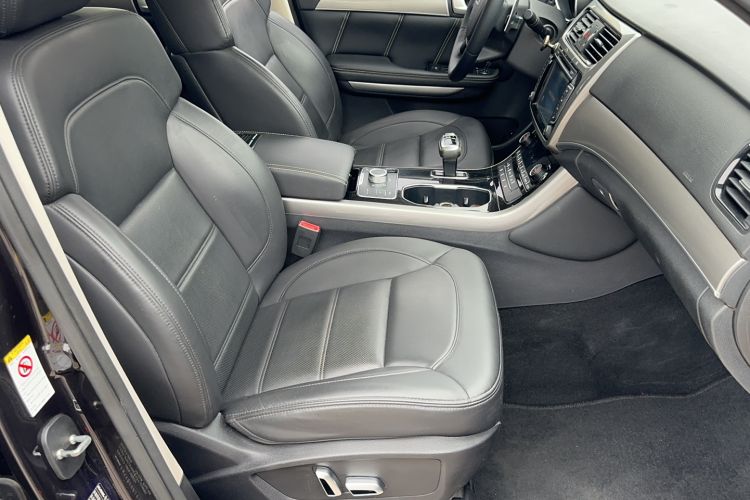 Used Haval H8 2017 2.0T Gasoline 4x4 Smart Enjoyment Version
