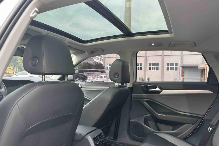 Used Volkswagen Sagitar 2021 280TSI DSG Excellence Edition Interior 3