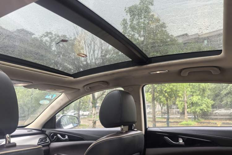 Used CHANGAN Raeton CC 2018 1.5T Automatic Haoya Model Guangmang Edition China V Standard
