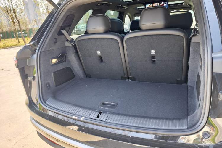 Used ONVO Luxeed L90 2025 Model—Max Six-Seater Version Interior 6