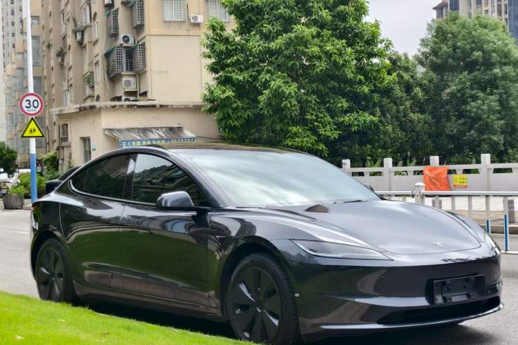 Used Tesla Model 3 2025 Rear-Wheel-Drive Version
