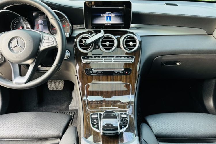 Used Mercedes-Benz GLC 2019 GLC 260 L 4MATIC Dynamic Model