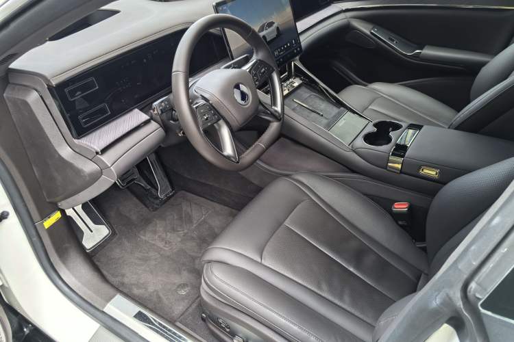 Used Denza Z9 2024 1100 km Four-Wheel Drive Max Version