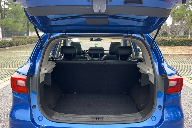 Used MG ZS 2018 1.5L Automatic Luxury Edition China V Standard