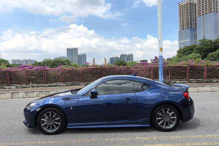 Used Toyota 86 2017 2.0L Manual Luxury Version
