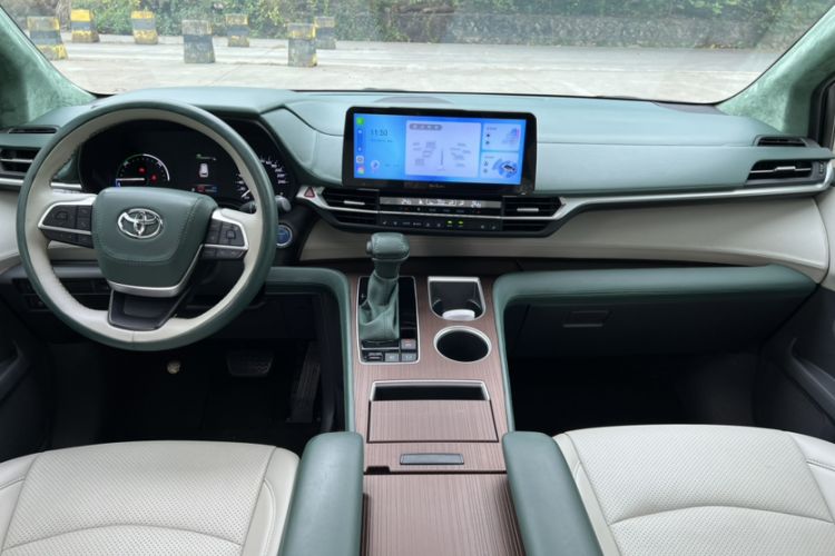 Used Toyota SIENNA 2021 2.5L Hybrid Comfort Edition Interior 6