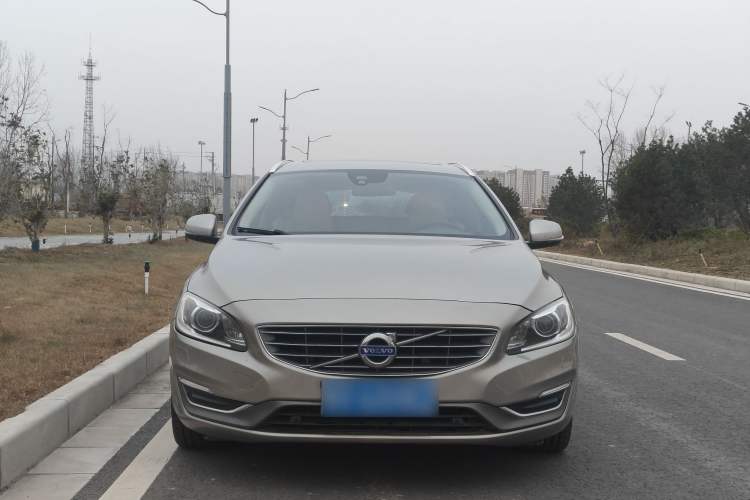 Used Volvo V60 2014 T5 Zhiyi Edition