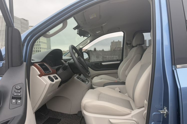 Used SAIC MAXUS G10 2016 2.0T Automatic Fashion Edition
