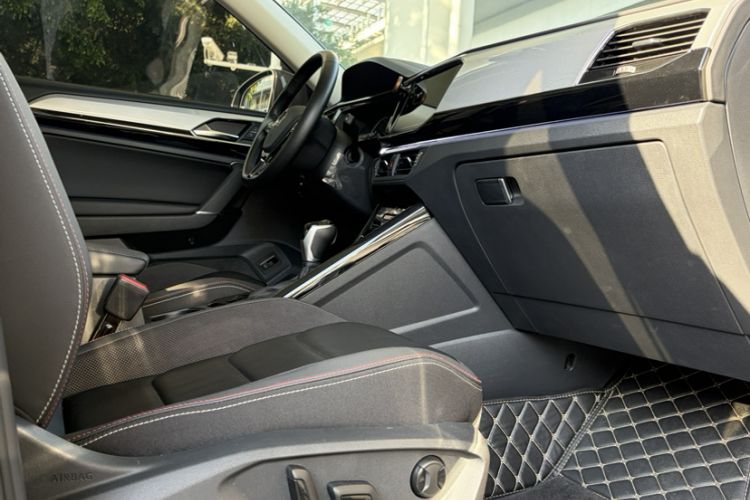 Used Volkswagen Tayron 2022 280TSI Two-Wheel Drive Luxury Smart Connectivity Version
