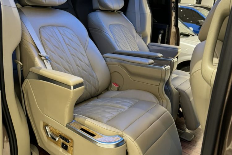 Used Buick GL8 2018 28T Luxury Model China VI Standard Interior 8