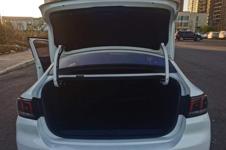 Used Peugeot 308 2018 1.6L Manual Fashion Edition Trunk