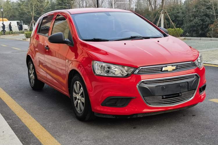 Used Chevrolet Aveo Sonic 2014 Hatchback 1.4SL AT Fashion Edition
