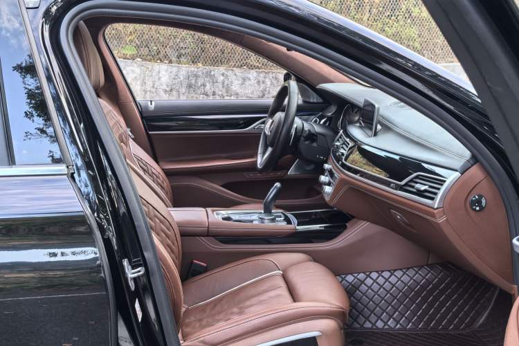 Used BMW 7 Series 2018 740Li xDrive Luxury Edition M Sport Package
