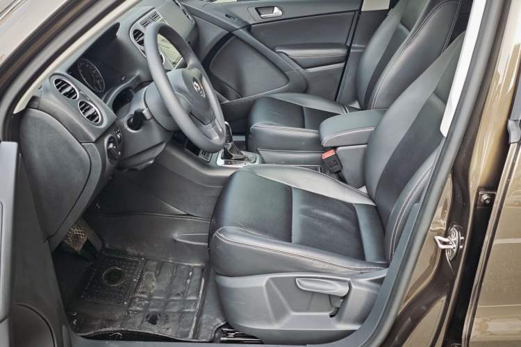 Used Volkswagen Tiguan 2017 300TSI Automatic Two-Wheel Drive Silk Road Luxury Edition Interior 4