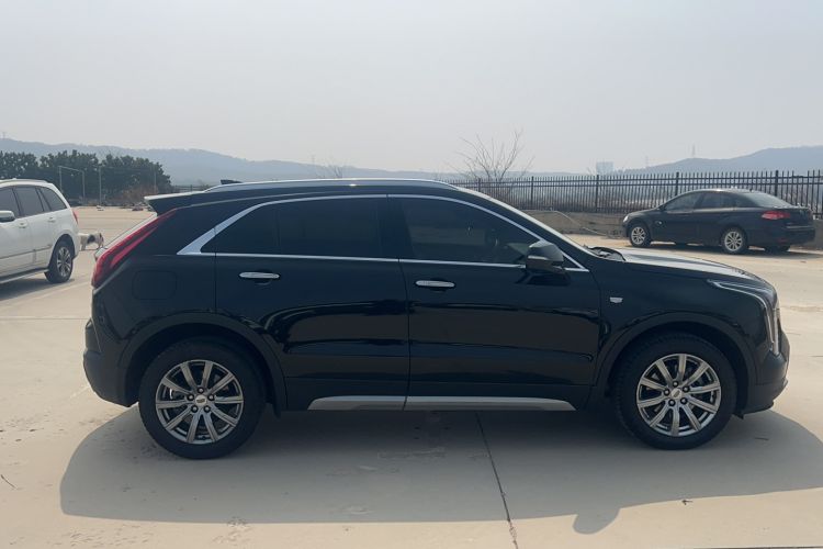 Used Cadillac XT4 2020 28T Two-Wheel-Drive Leading Version
