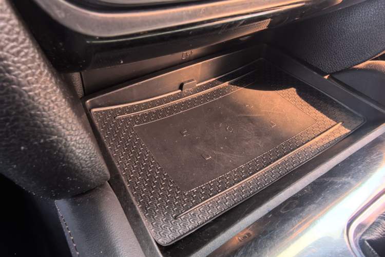 Used GAC Trumpchi GS8 2017 320T Two-Wheel Drive Luxury Smart Connectivity Version (7 Seats)