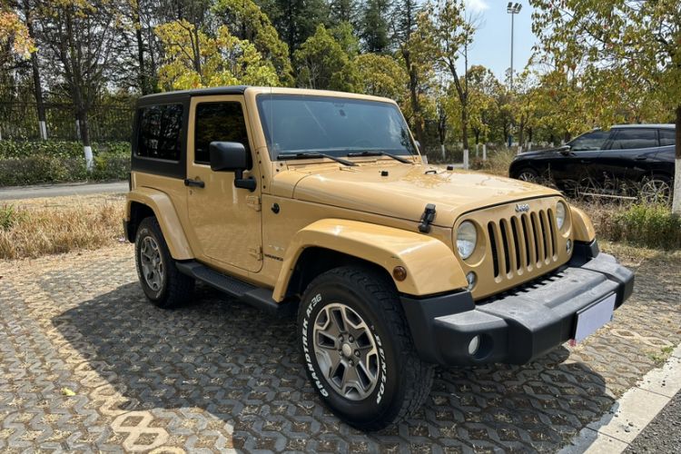 Used Jeep Wrangler 2013 3.6L Sahara two-door model
