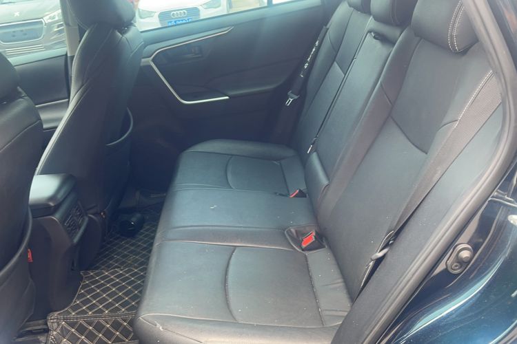 Used Toyota Wildlander 2022 Facelifted Dual-Motor 2.5L E-CVT Two-Wheel Drive Leading Edition Left Rear Seat