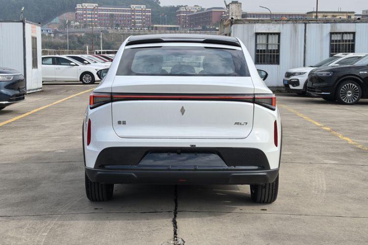 Used Livan Livan 7 2024 605 km Glory Edition