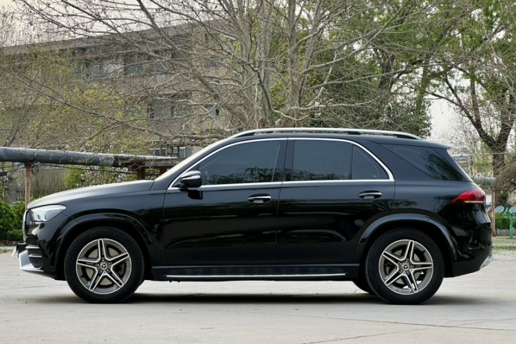 Used Mercedes-Benz GLE 2021 GLE 450 4MATIC Luxury Model Exterior 1