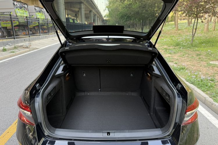 Used Skoda Superb 2019 Restyled TSI330 DSG Comfort Edition Interior 8