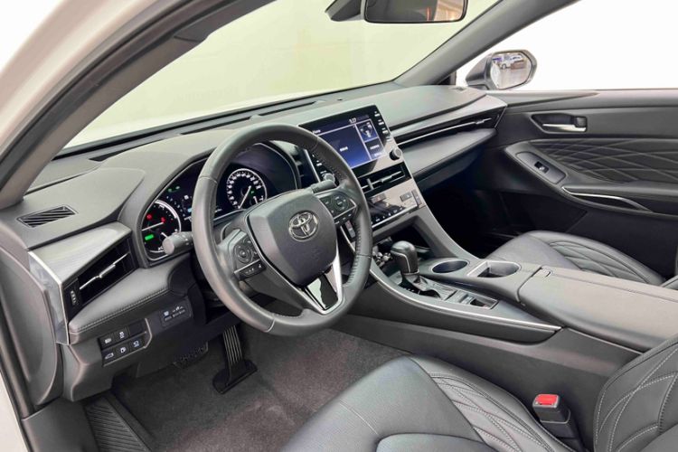 Used Toyota Avalon 2019 Dual-Engine 2.5L XLE Prestige Version China VI Standard

