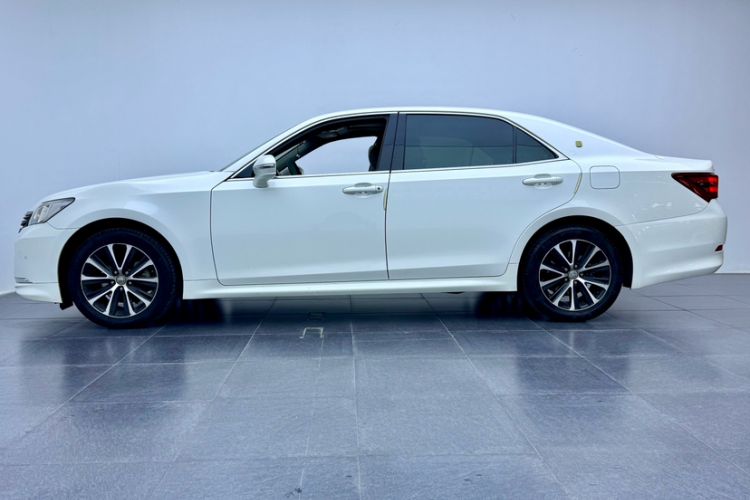 Used Toyota Crown 2018 2.0T Fashion Edition
