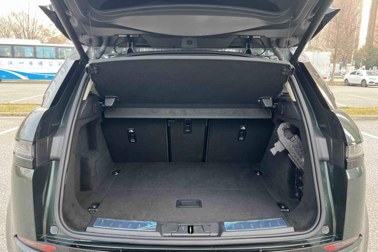 Used Land Rover Range Rover Evoque 2021 Range Rover Velar L 249PS R-Dynamic First Edition