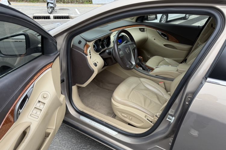 Used Buick LaCrosse 2012 2.4L SIDI Elegant Edition Left Front Seat