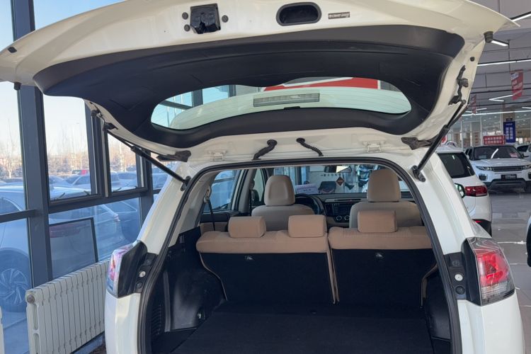 Used Toyota RAV4 2016 2.0L CVT Two-Wheel Drive Urban Edition China V Standard