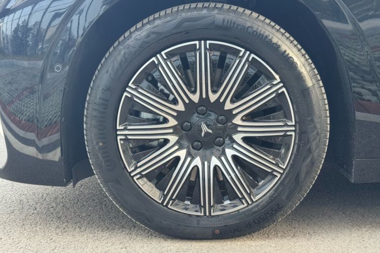 Used VOYAH Dream 2025 EV Four-Wheel Drive Prestige Kunpeng Edition