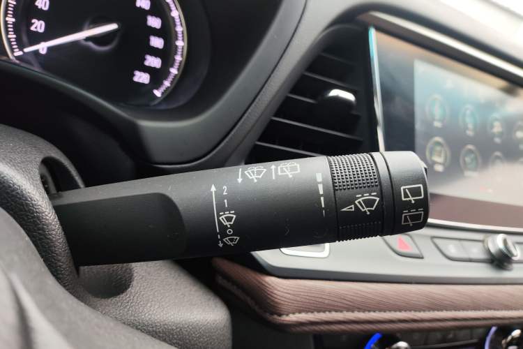 Used Buick GL6 2018 18T 6-Seater Prestige Model