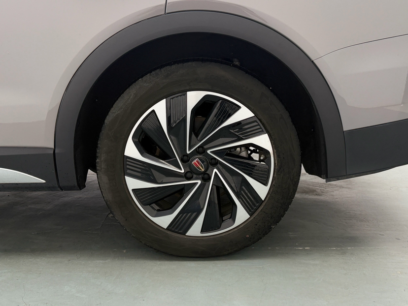 Hongqi HS7 PHEV 2024 2.0T PHEV Four-Wheel-Drive Flagship Edition 6 Seats — снимка 18