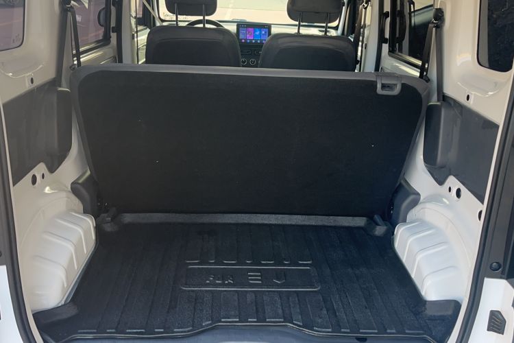 Used Wuling Zhiguang New Energy 2025 Standard Model Interior 5