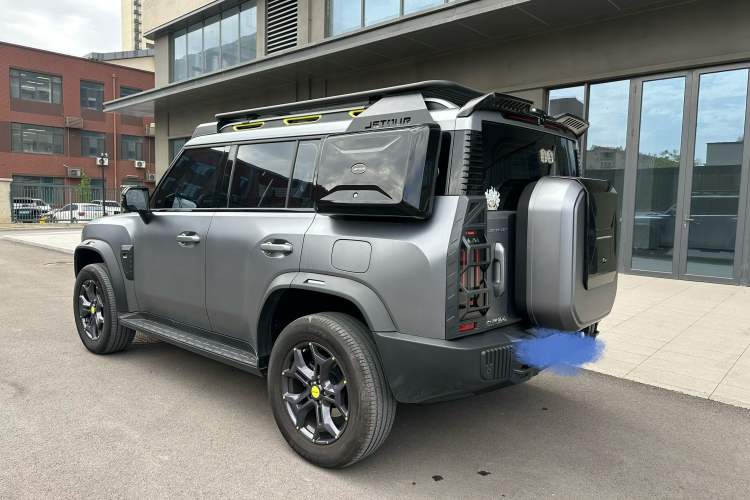 Used JETOUR Traveler 2023 2.0T All-Wheel-Drive CrossPRO Exterior 9