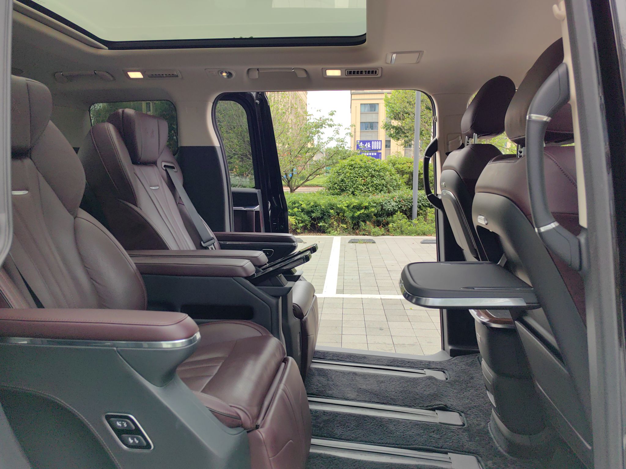 Hongqi HQ9 2023 2.0T Smart Connect Flagship Edition - Chinese Trim Xiang — снимка 20