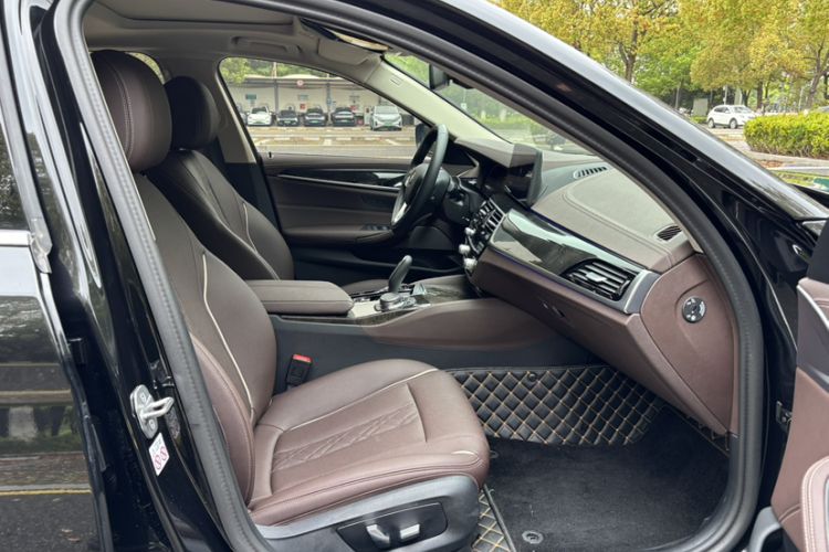 Used BMW 5 Series 2022 Second Facelift 525Li Luxury Package Interior 7