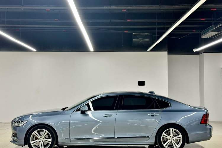 Used Volvo S90 2020 T5 Zhiyi Luxury Edition
