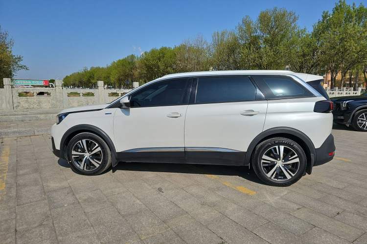 Used Peugeot 5008 2017 380THP 7-Seater Elite Edition