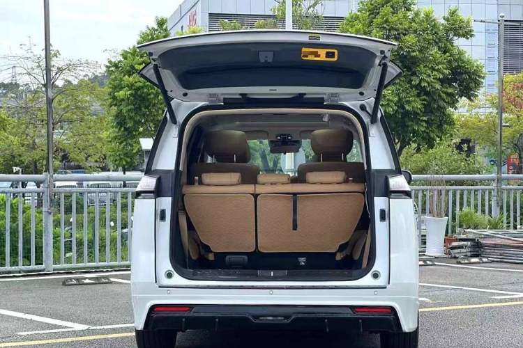 Used GAC Trumpchi Trumpchi E8 2024 Honor Series 2.0L Honor Edition
