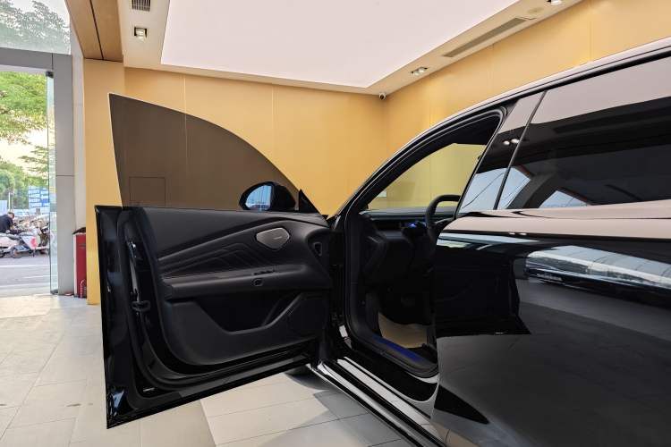 Used Lynk & Co Lynk & Co 10 EM-P 2025 Model 240 Four-Wheel Drive Ultra