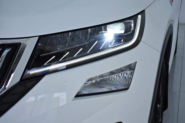 Used Skoda Kodiaq GT 2019 TSI330 Two-Wheel-Drive Luxury Edition China VI Standard Exterior 6