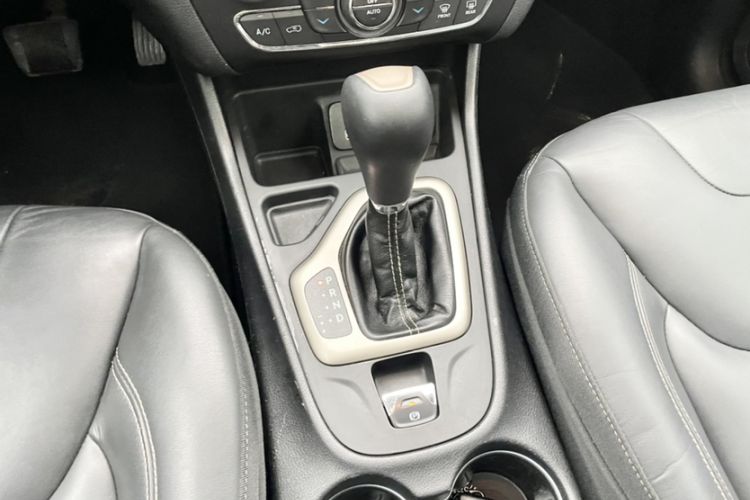 Used Jeep Cherokee 2016 2.0L Superior Edition