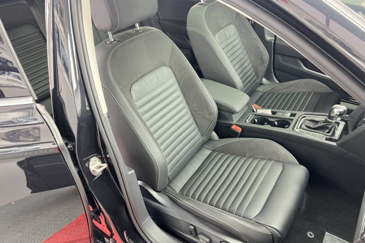 Used Volkswagen Magotan 2020 330TSI DSG Leading Model Right Front Seat