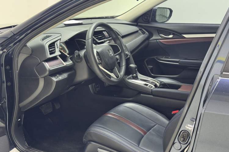 Used Honda Civic 2016 220TURBO CVT Luxury Edition