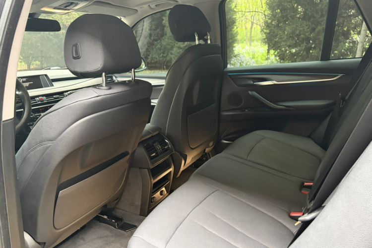 Used BMW X5  Interior 5