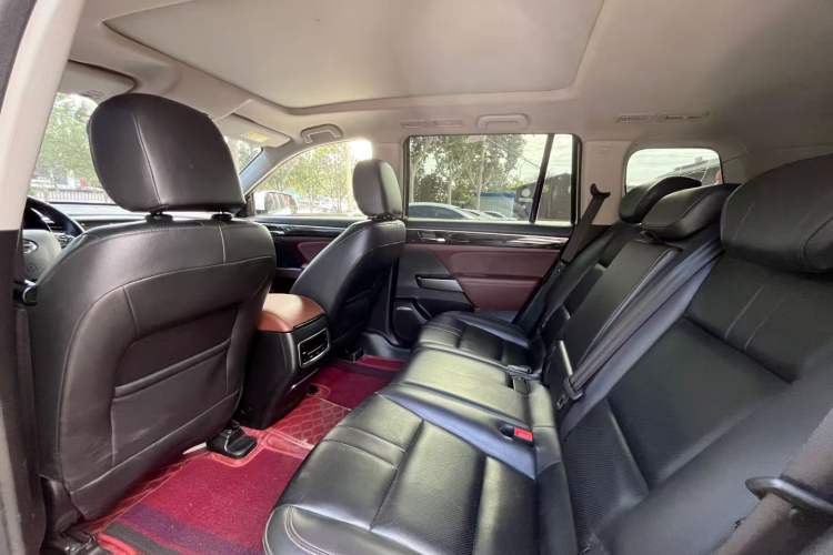 Used GAC Trumpchi GS8 2017 320T Two-Wheel Drive Luxury Smart Connectivity Version (7 Seats)