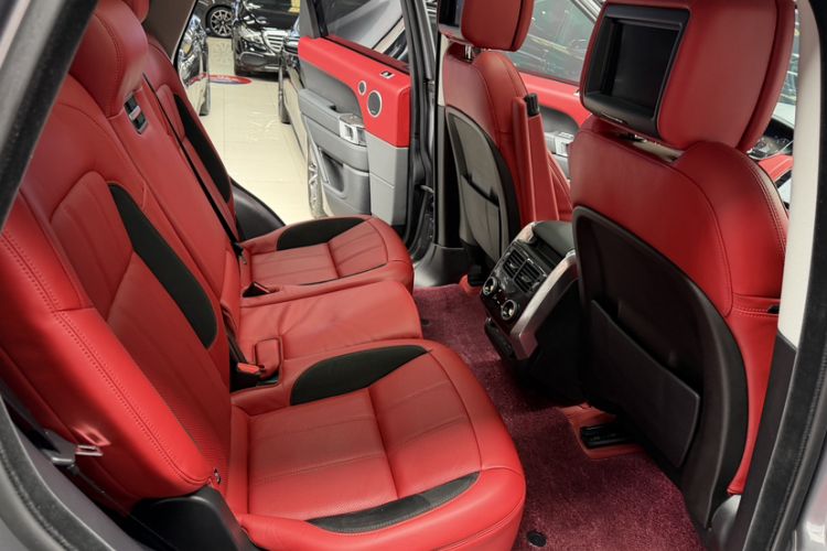 Used Land Rover Range Rover Sport 2021 3.0 L6 YAO Black Edition
