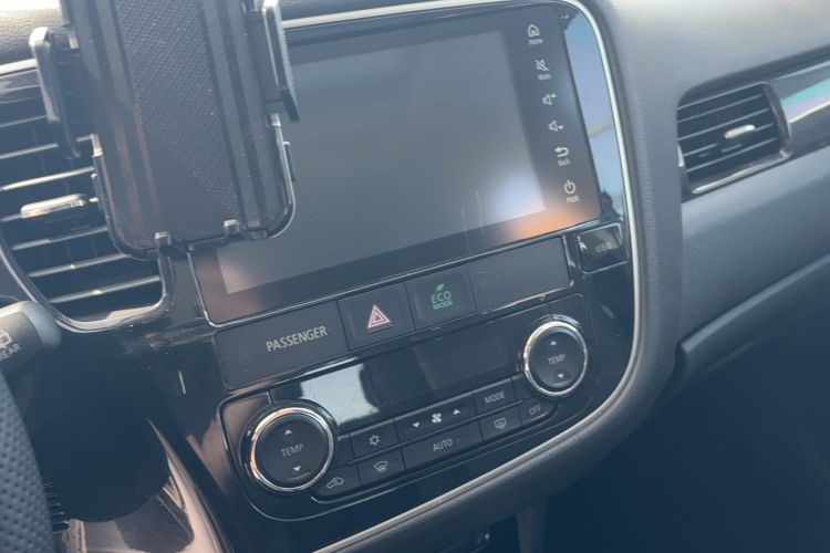 Used Mitsubishi Outlander 2017 2.0L Two-Wheel Drive Glory Edition 5 Seats