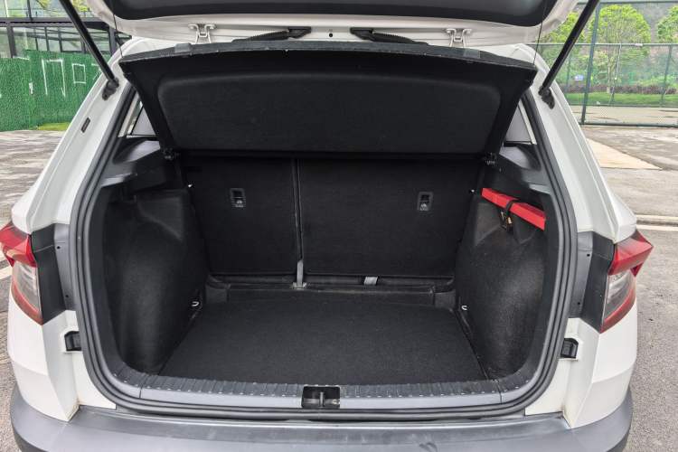 Used Skoda Karoq 2020 TSI280 Luxury Smart Edition China VI Standard Trunk